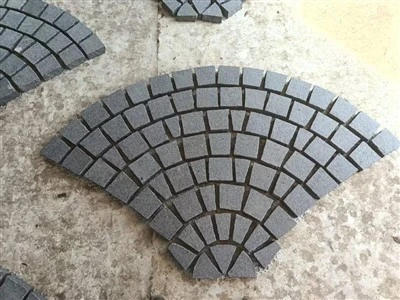 Lưới-Đá cuội có hình quạt G684 được hỗ trợ